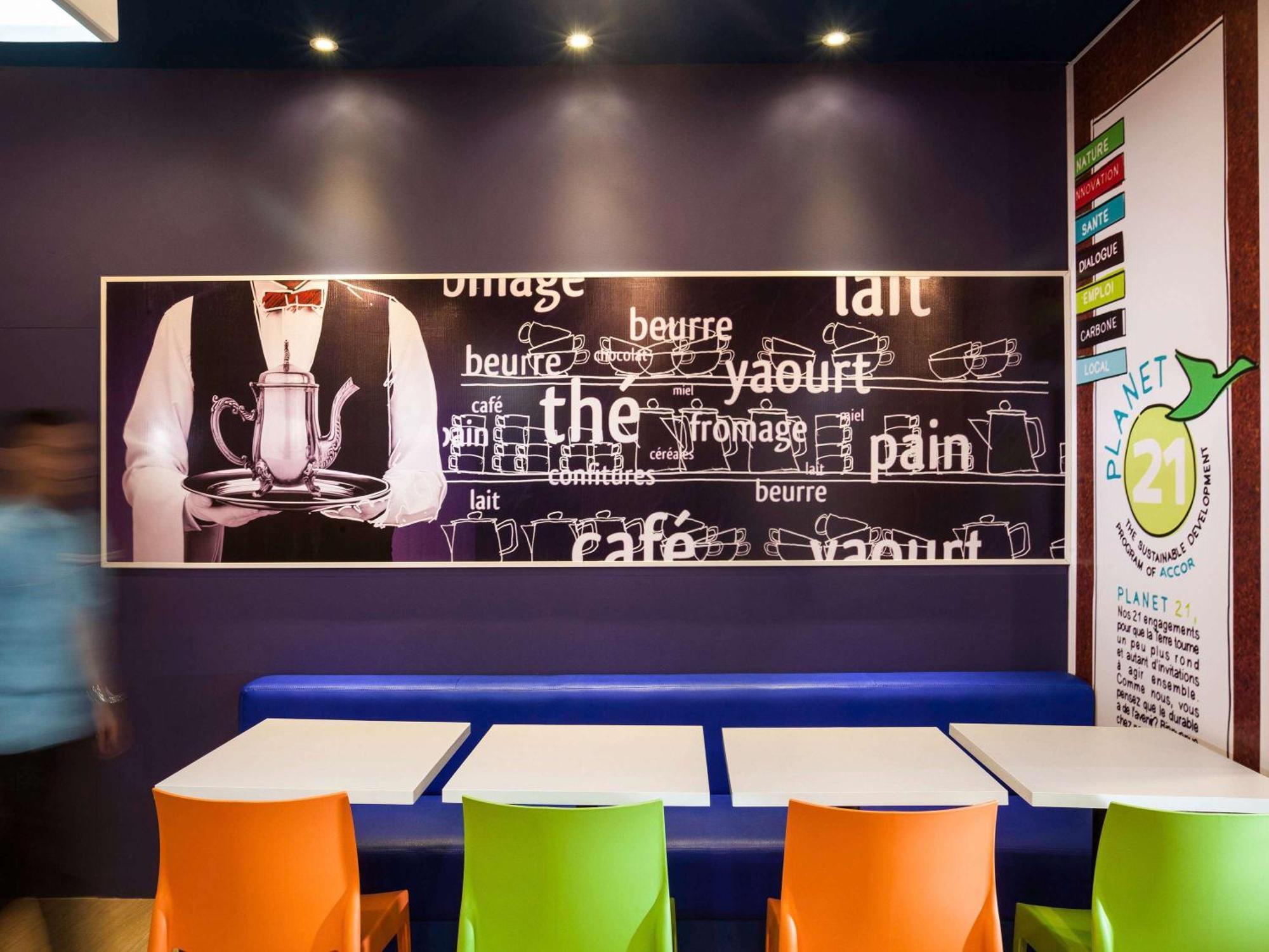 ibis budget Rochefort Buitenkant foto
