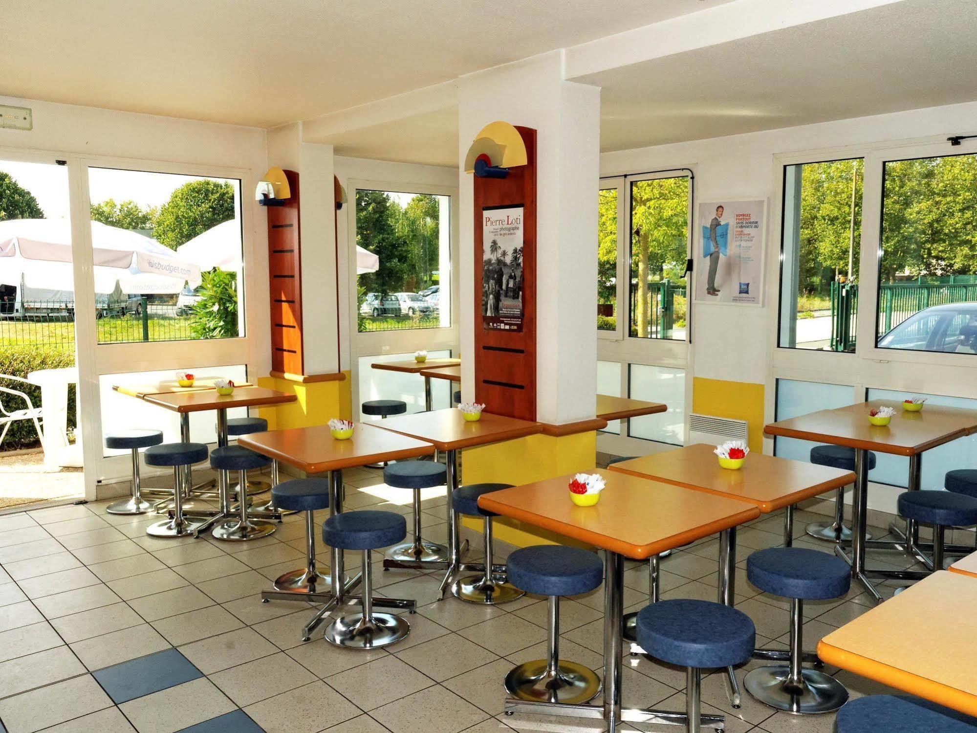 ibis budget Rochefort Buitenkant foto